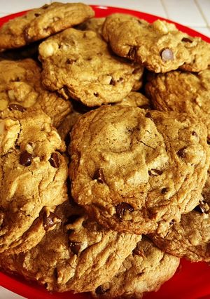 A picture of Copycat Mrs. Field's Chocolate Chip Macadamia Nut Cookies.