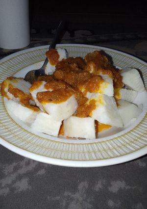 A picture of Boiled Yam and Stew.