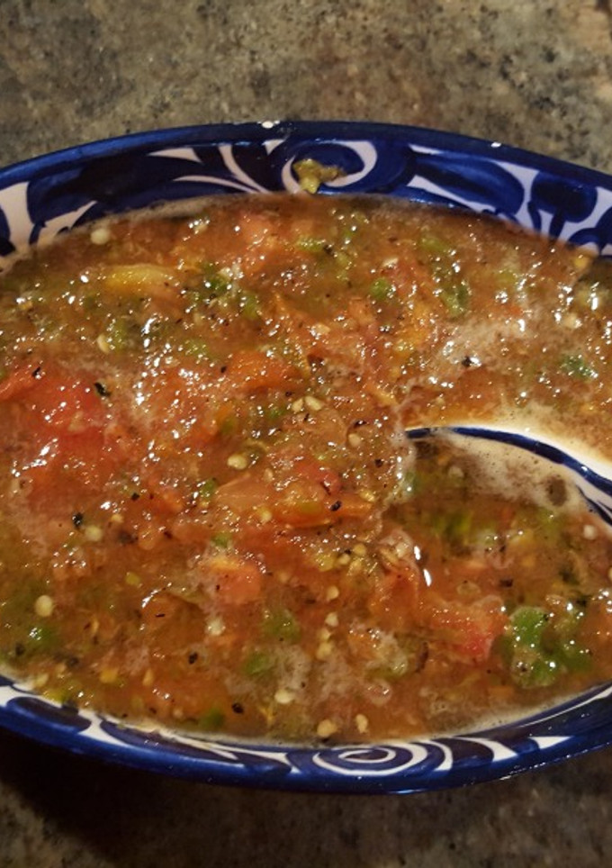 Una foto de Deliciosa salsa de jitomates asados