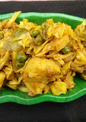 A picture of Cabbage capsicum sabji.