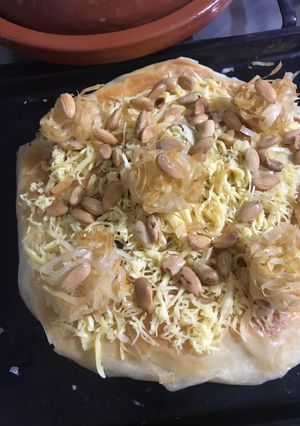 صورة لوصفة بسطيلة بالدجاج تهبل ومقرمشة