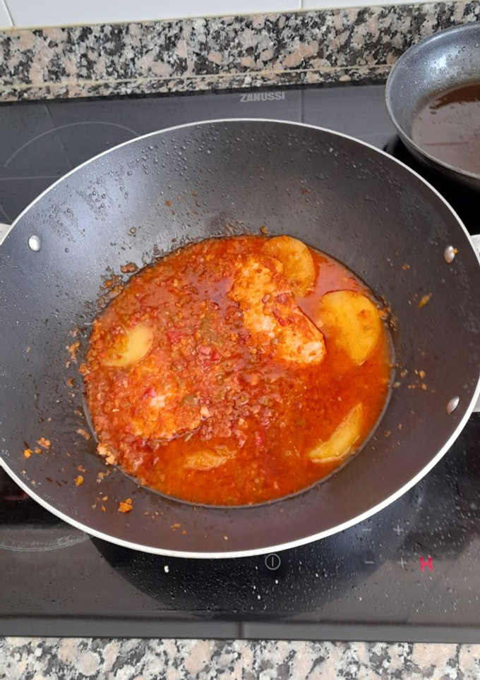 Una foto de Lomo con patatas guisadas y verduritas