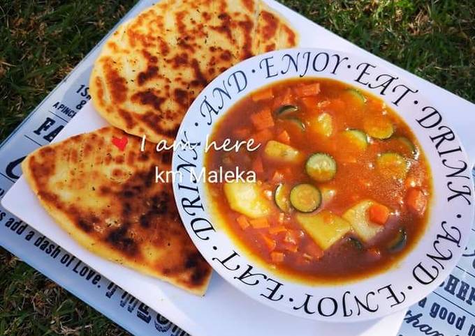 Vegetable soup with Naan bread