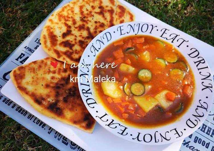 Vegetable soup with Naan bread