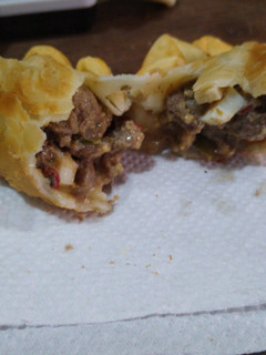 Una foto de Empanadas de carne cortadas a cuchillo horno y fritas