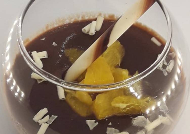 Crema de cholocate con fruta fresca