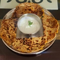 A picture of Aloo methi stuffed paratha.