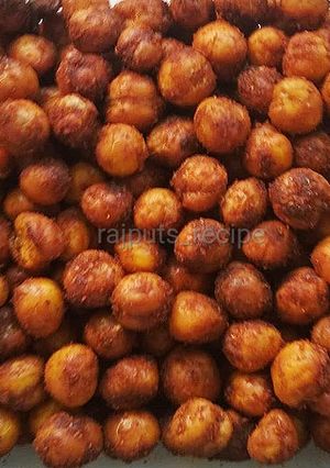 A picture of Roasted Masala Chickpeas.