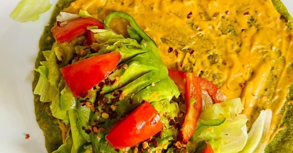 Avocado 🥑 Chilla Wrap Recipe by Alka Bhandari - Cookpad