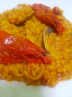 Una foto de Arroz con carabineros