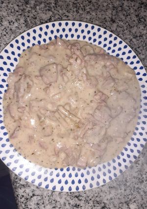 Una foto de Strogonoff de cerdo con jugo de limón