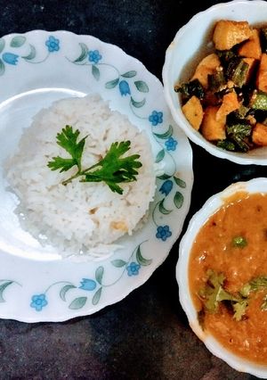 A picture of Dalchaval and bheedi aloo.