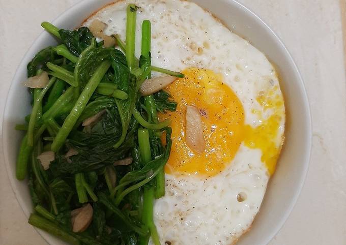 Cara Gampang Membuat Sahur simple (tumis bayam telur ceplok) yang Menggugah Selera