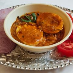 A picture of Egg butter masala.