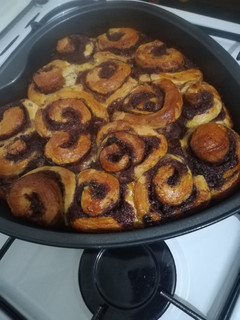 A picture of Blueberry-cinnamon rolls.