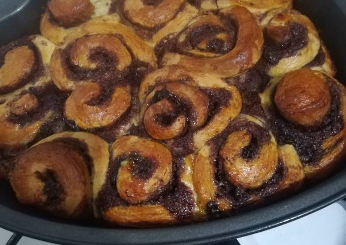 Blueberry-cinnamon rolls