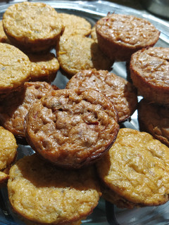 Una foto de Muffins de choclo y de soja con repollo morado espectaculares!!!