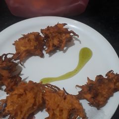 A picture of Schezwan onion pakora.