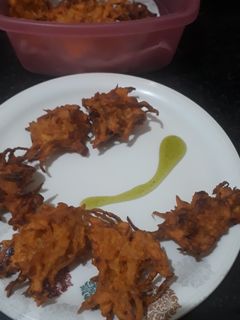 A picture of Schezwan onion pakora.