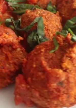 A picture of Chickpea balls.