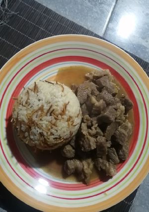 Una foto de Arroz Árabe con carne al jugo