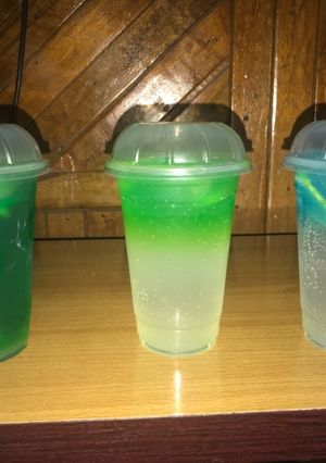 A picture of Local Electric lemonade 🍸.