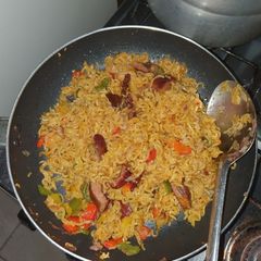 A picture of Stir fry noodles.