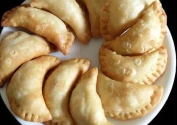 Recipe of Speedy Olya Naralachi Karanji (Coconut Gujiya)