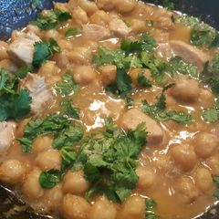 Chicken chickpea curry (Murgh cholay salan)☺🍜 A picture of Chicken chickpea curry (Murgh cholay salan)☺🍜.