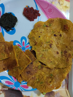 બેસન વેજીટેબલ ચીલા (Besan vegetable Chila Recipe in Gujarati) રેસીપી મુખ્ય ફોટો