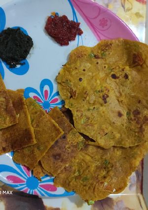 બેસન વેજીટેબલ ચીલા (Besan vegetable Chila Recipe in Gujarati) રેસીપી મુખ્ય ફોટો