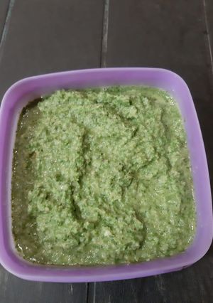 A picture of Pudina chutney.