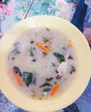 Sopa de morón con espinacas y pollo