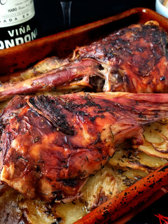 Una foto de Pierna de cordero lechal al horno