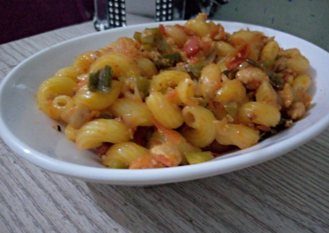 Vegetable with chicken mince macaroni