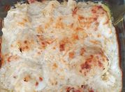 Una foto de coliflor con bechamel y queso