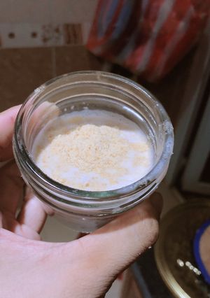 Hình của món Ăn dặm- sữa gạo lứt phủ vụn bánh heinz.