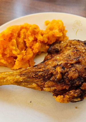 Kacsacomb hagymás törtkrumplival 🦆🥔 recept fotója