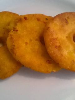 Una foto de Arepitas fritas de chicharrón Venezolanas