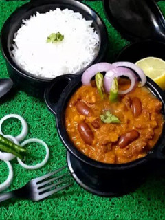 A picture of Masala rajma curry.