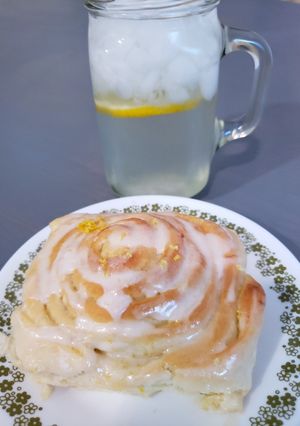 A picture of Lemon Rolls.