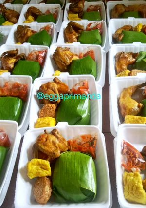 Foto resep Nasi timbel Ayam Goreng