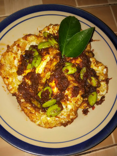 Foto resep Telor ceplok sambel pete...