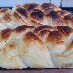 A picture of Golden plaits.