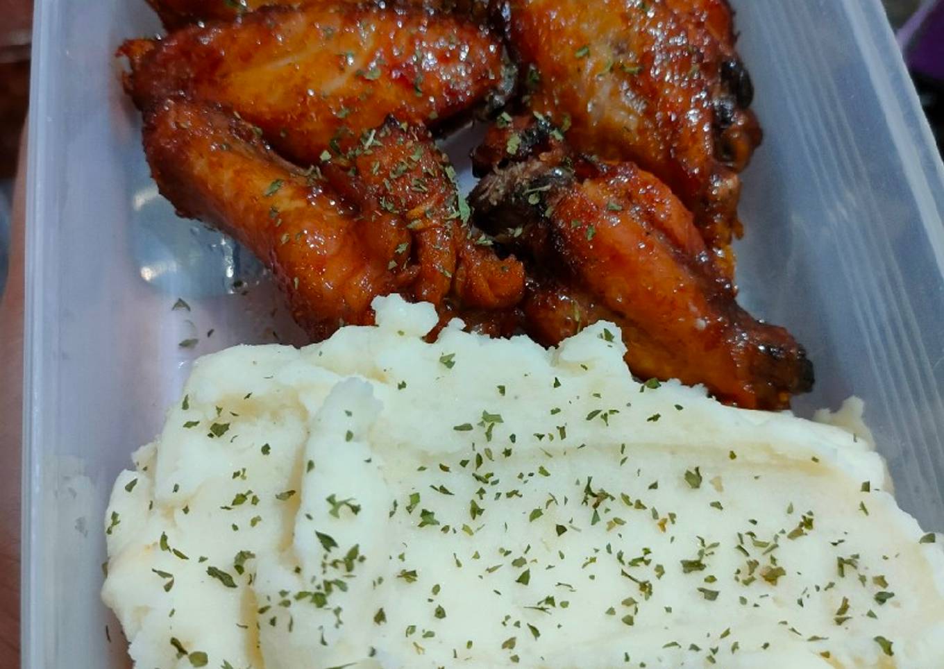 Chicken Wings and Mashed Potato