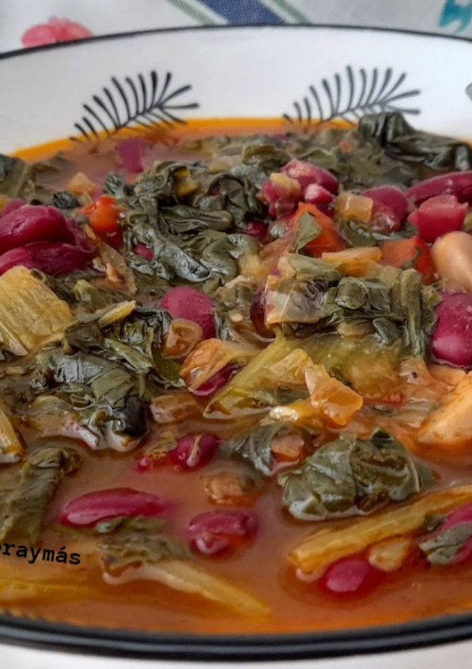 Una foto de Sopa de judías y acelgas
