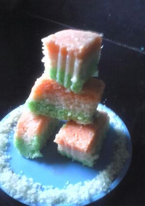 A picture of Tri-colour suji coconut burfi.