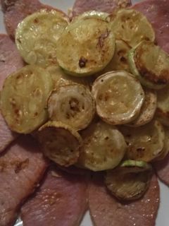 Una foto de Lomos con calabacín
