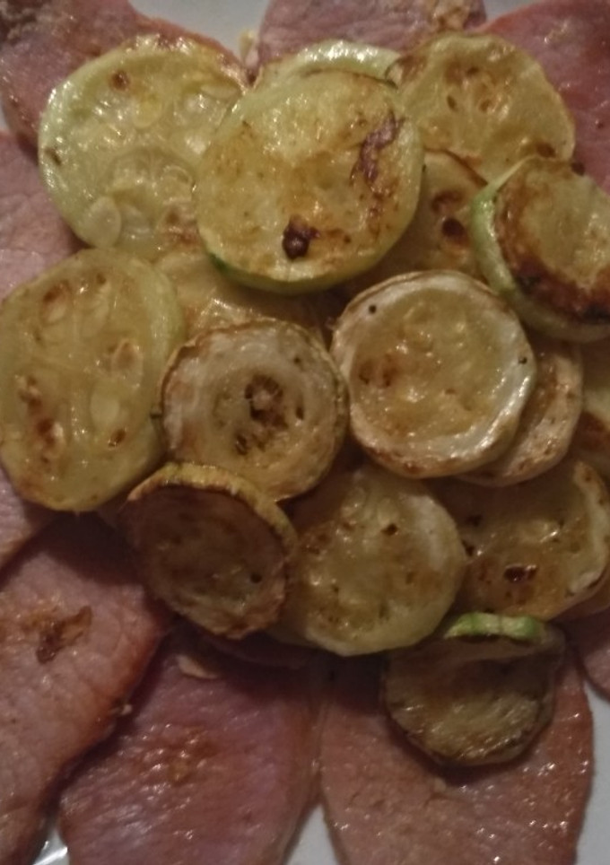 Una foto de Lomos con calabacín