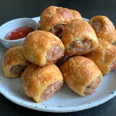 A picture of Super Easy Sausage Rolls.